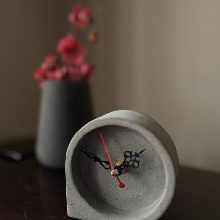 ساعت رومیزی بتنی طرح قطره